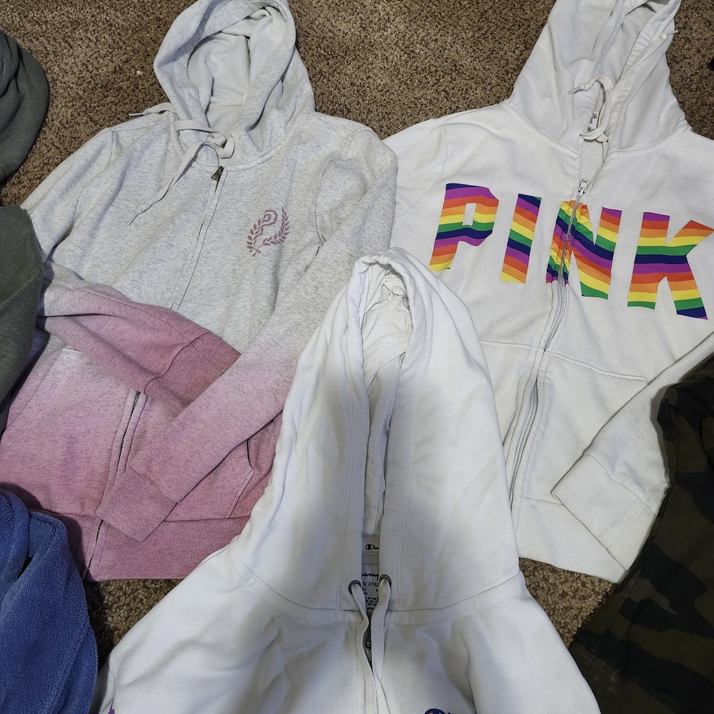 6 Hoodies - Picture 3 of 5